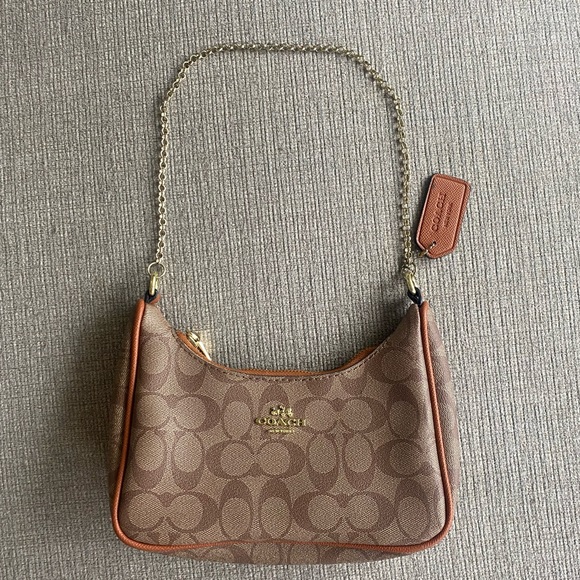 Coach Shoulder Purse - Picture 4 of 10